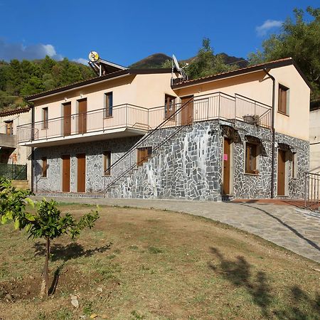 Turismo Rurale Il Sole Villa Sant'Angelo di Brolo Luaran gambar