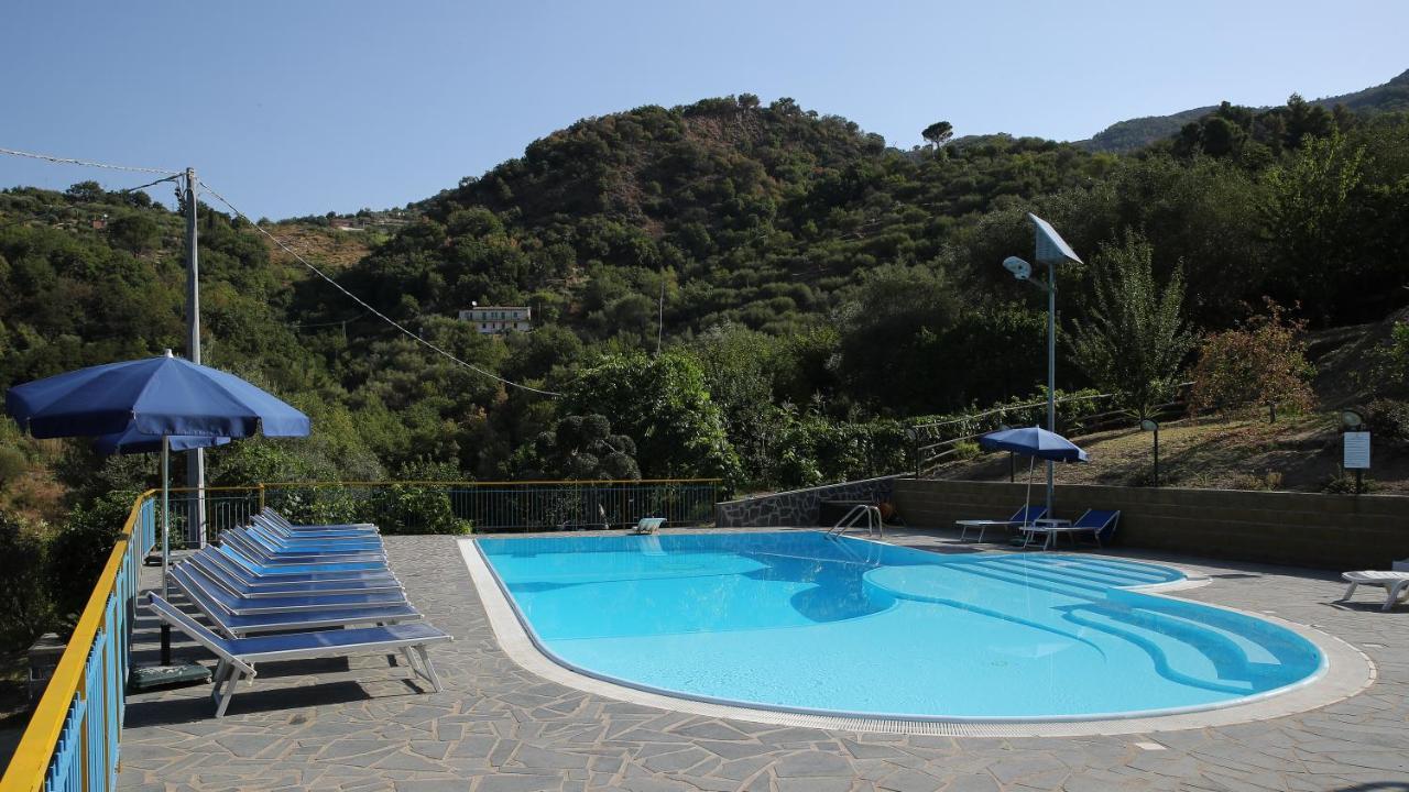 Turismo Rurale Il Sole Villa Sant'Angelo di Brolo Luaran gambar