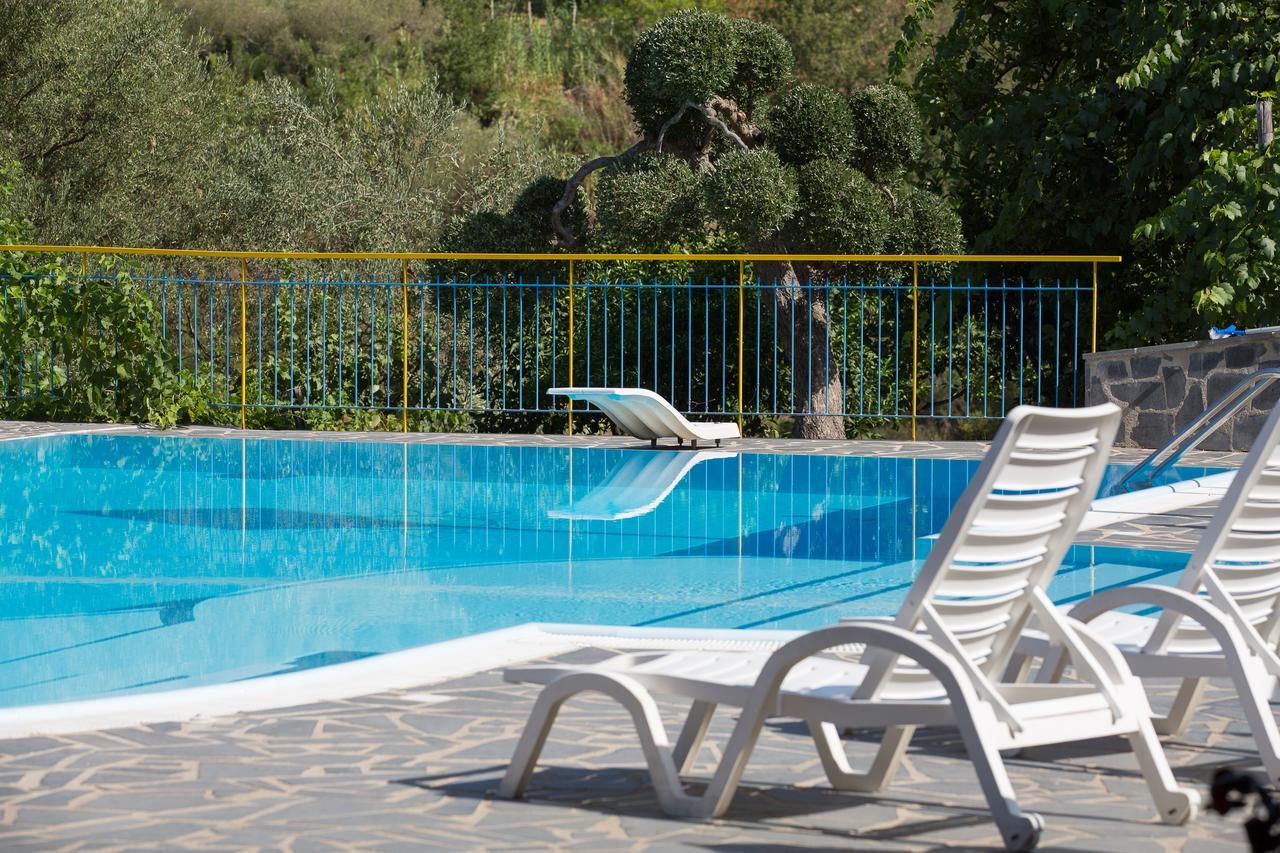 Turismo Rurale Il Sole Villa Sant'Angelo di Brolo Luaran gambar