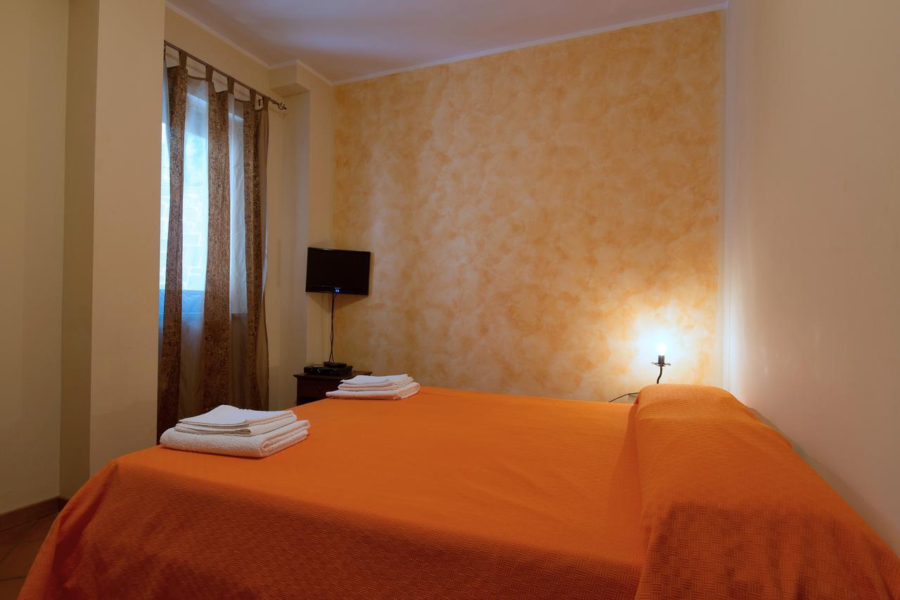 Turismo Rurale Il Sole Villa Sant'Angelo di Brolo Bilik gambar