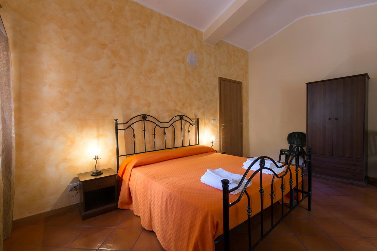 Turismo Rurale Il Sole Villa Sant'Angelo di Brolo Luaran gambar
