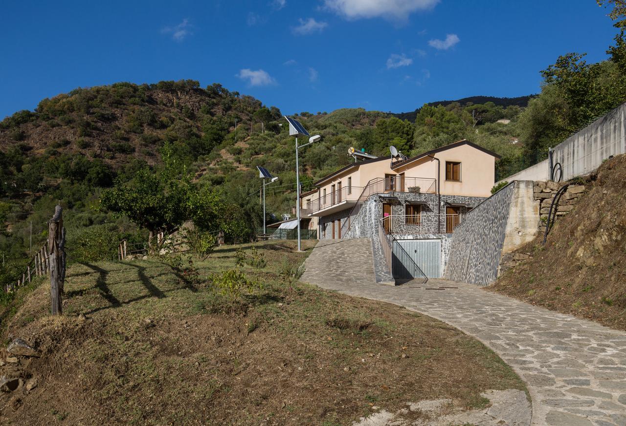 Turismo Rurale Il Sole Villa Sant'Angelo di Brolo Luaran gambar
